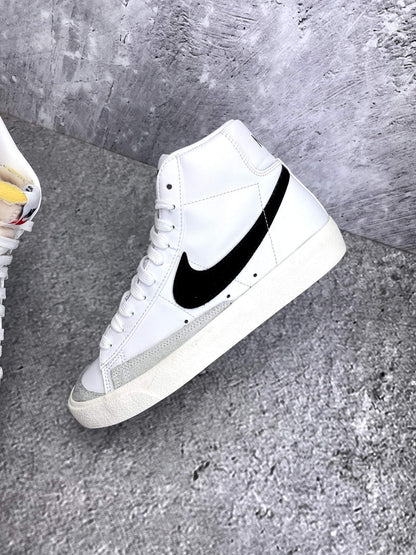 Nike Blazer Mid '77 White Black - buty sportowe, zewnętrzny panel lewego buta