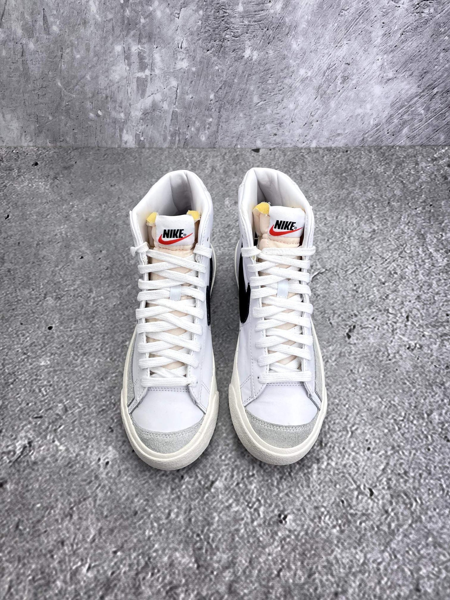 Nike Blazer Mid '77 White Black - buty sportowe, widok z góry