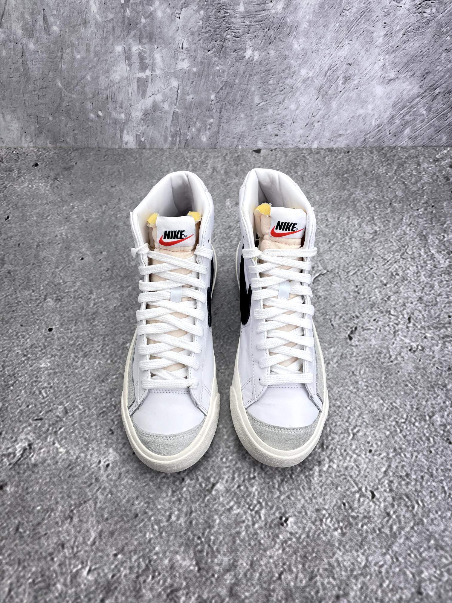 Nike Blazer Mid '77 White Black - buty sportowe, widok z góry