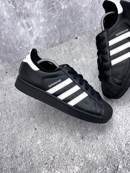 adidas Superstar II JH9977 - buty sportowe, zewnętrzny panel prawego buta