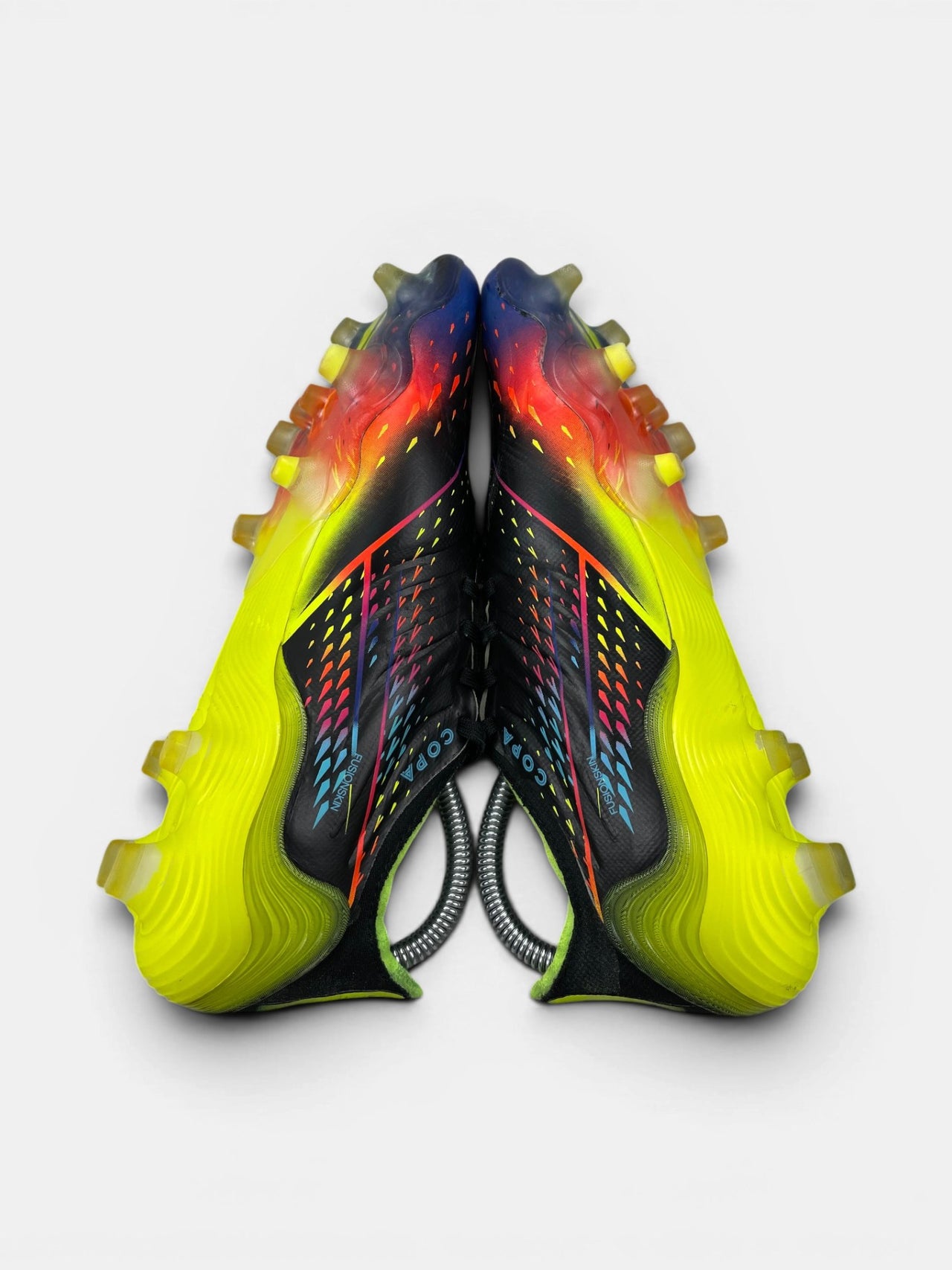 Adidas Copa Sense.1 FG Al Rihla Pack - Black — buty sportowe męskie w bardzo dobrym stanie rozmiar 40 2/3, widok z góry na zewnętrzną stronę butów