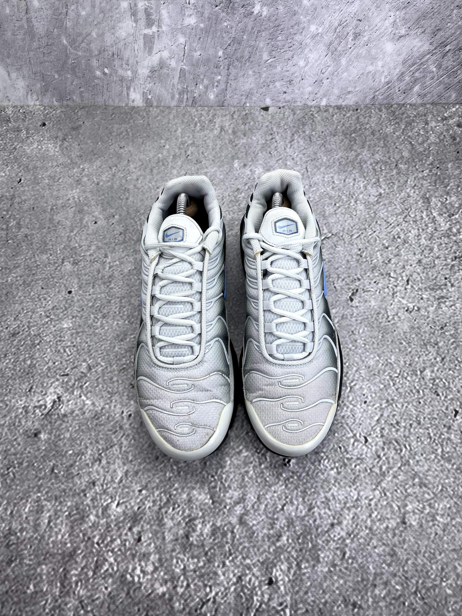 Nike Air Max Plus Pure Platinum University Blue - buty sportowe, widok z góry