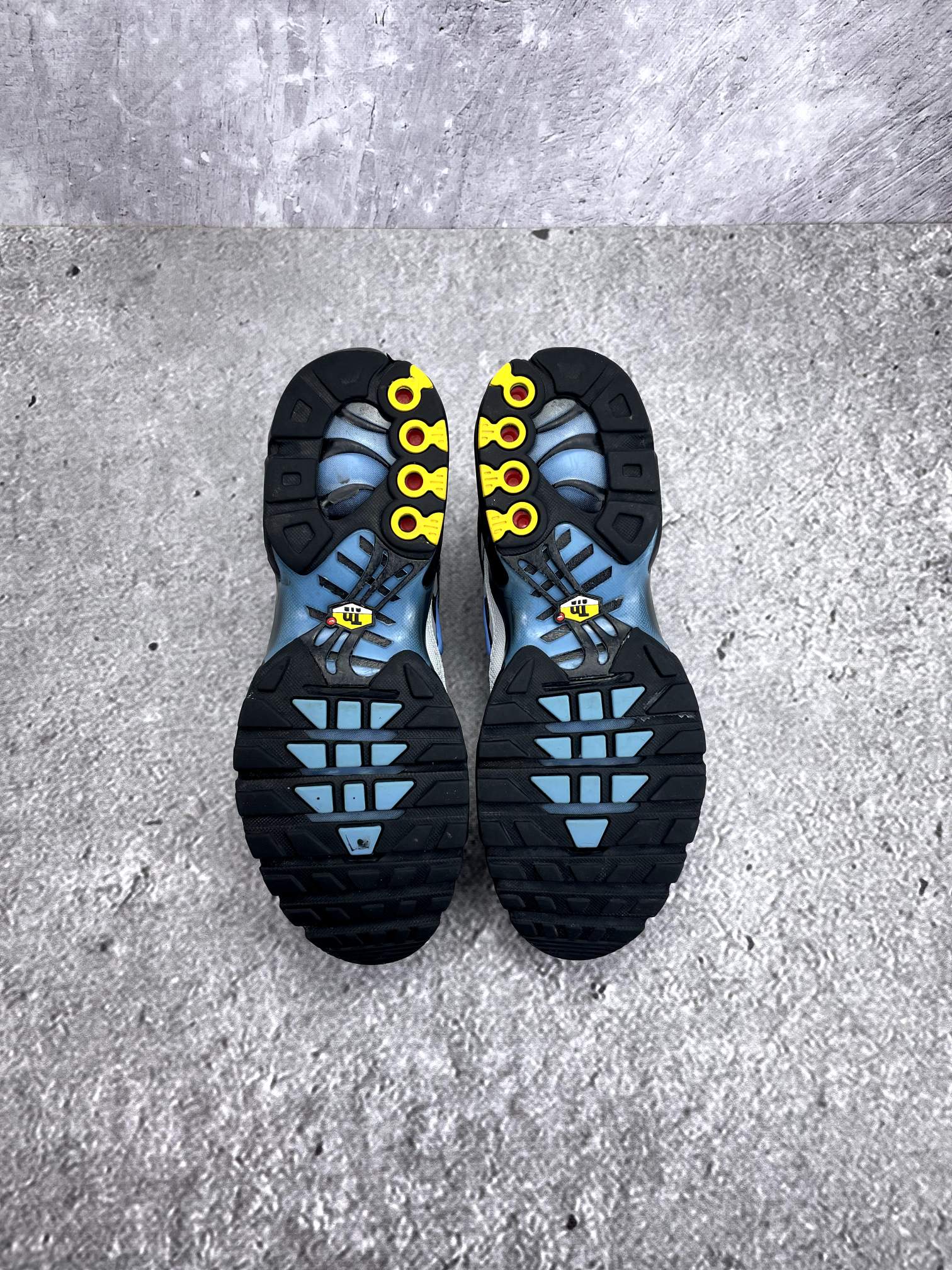 Nike Air Max Plus Pure Platinum University Blue - buty sportowe, podeszwa