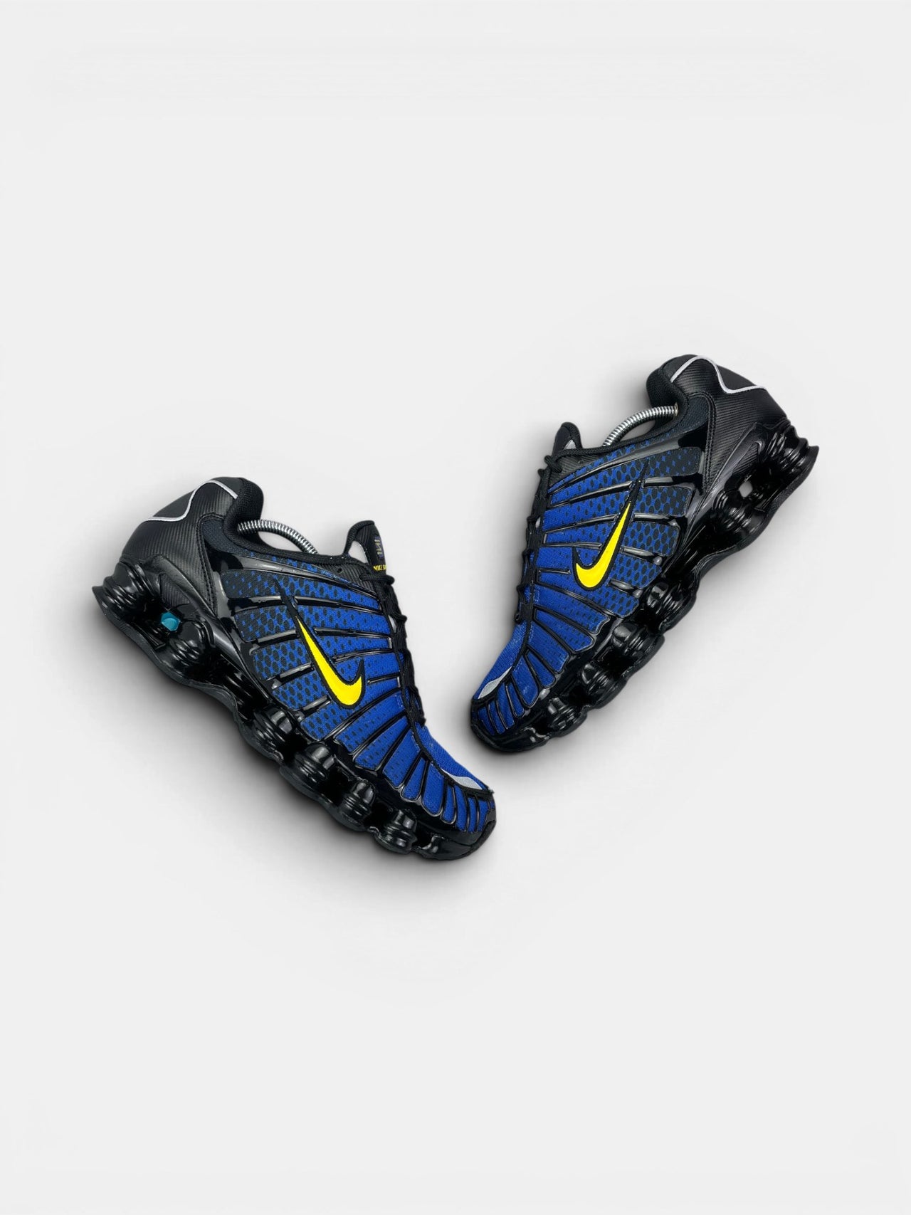 Nike Shox TL Lyon Blue — buty sportowe męskie w bardzo dobrym stanie rozmiar 45, widok z góry na zewnętrzną stronę butów