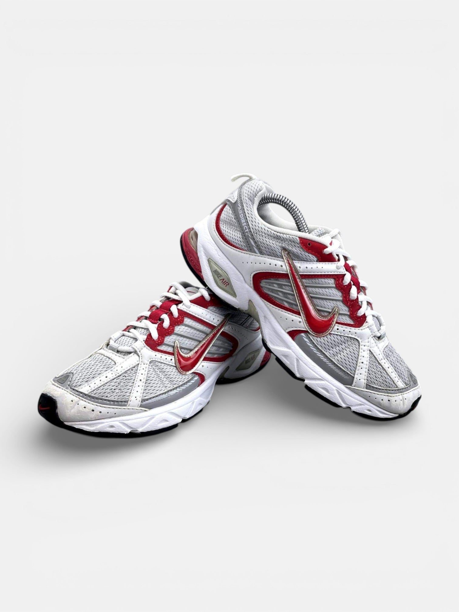 Nike V5 RNR — buty sportowe damskie w bardzo dobrym stanie rozmiar 38, boczny profil