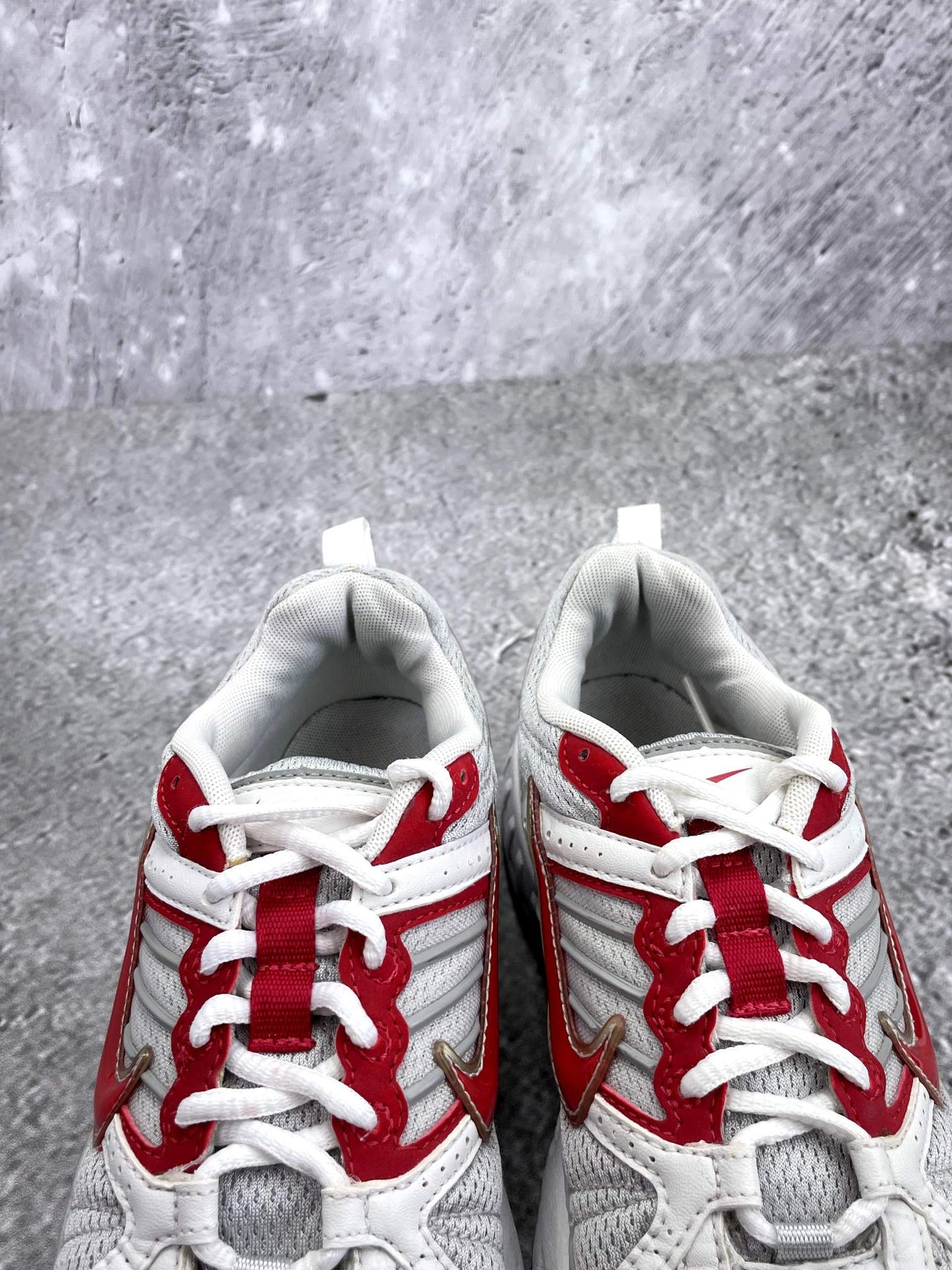 Nike V5 RNR — buty sportowe damskie w bardzo dobrym stanie rozmiar 38, zapiętki butów