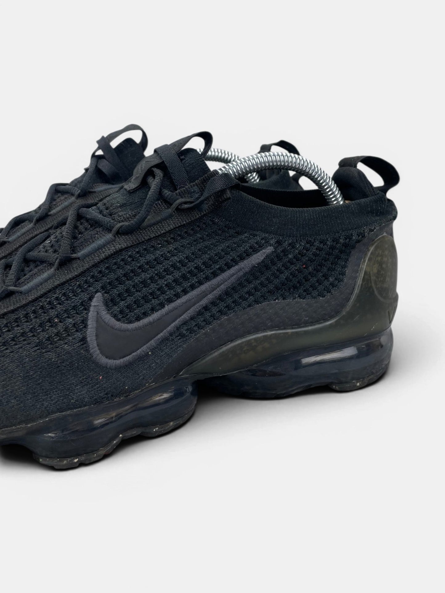 Nike Air VaporMax 2021 FK “Triple Black” Triple Black — buty sportowe męskie w bardzo dobrym stanie rozmiar 42, opcjonalne zdjęcie 1