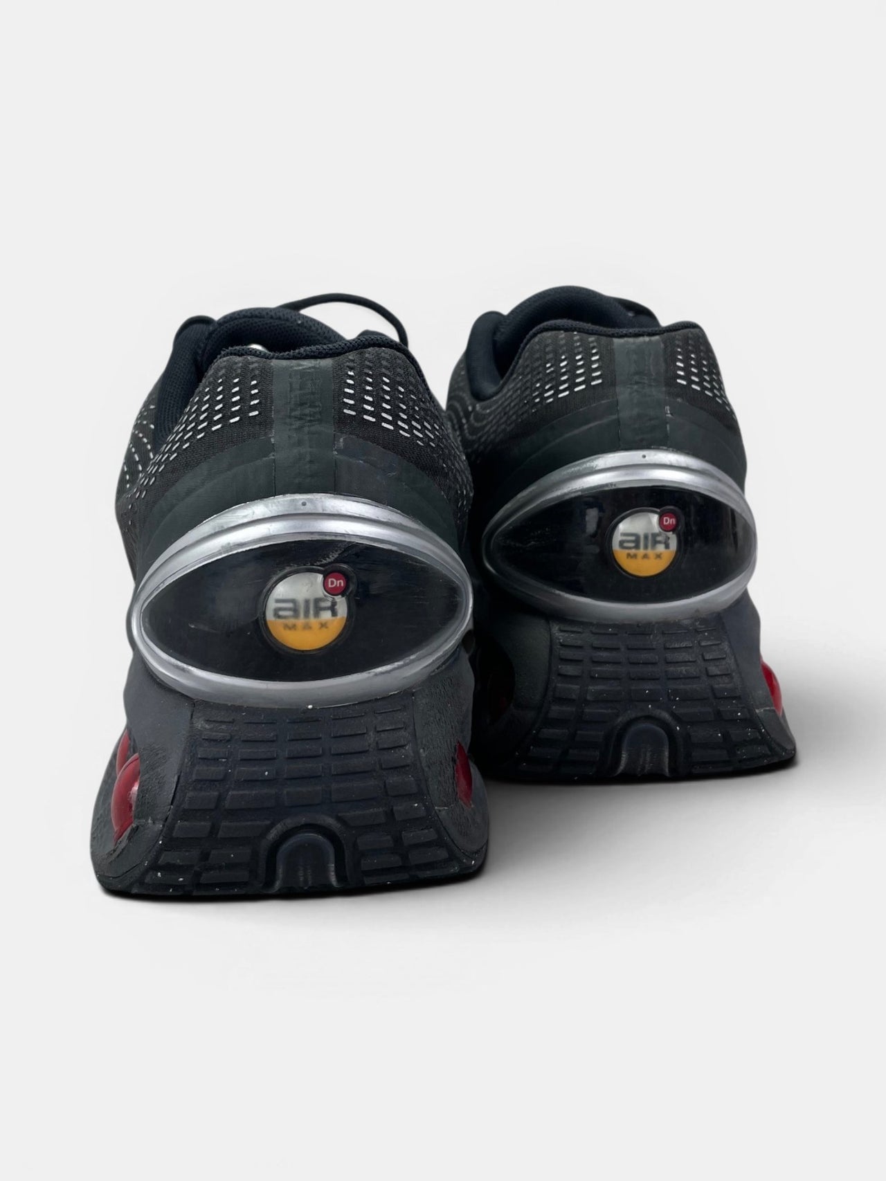 Nike Air Max Dn — buty sportowe męskie w bardzo dobrym stanie rozmiar 45, widok z tyłu