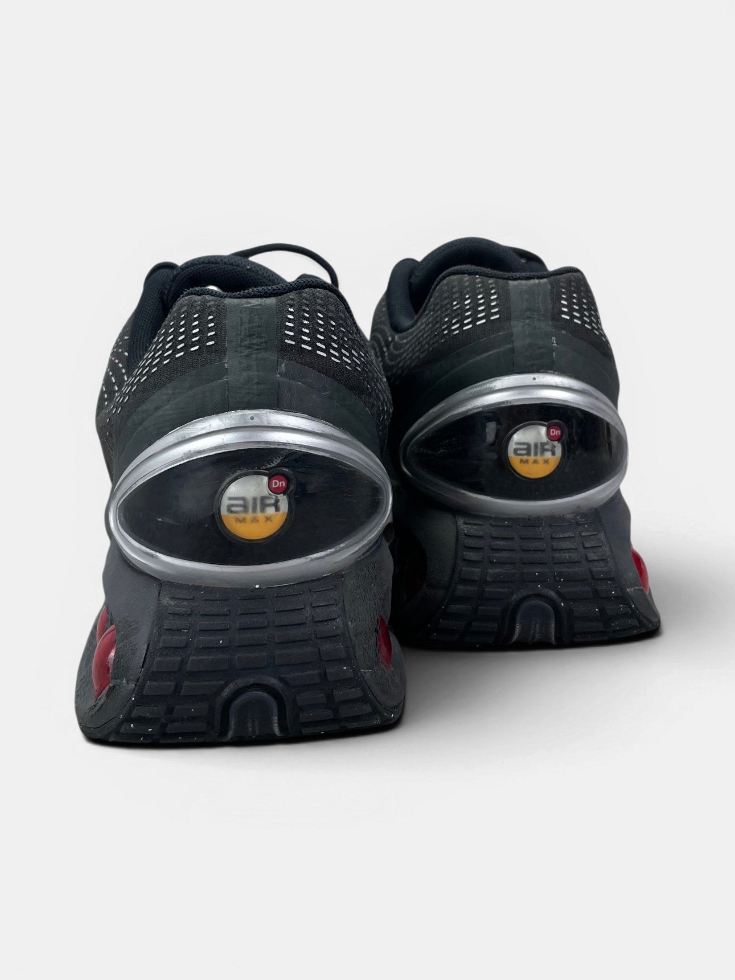 Nike Air Max Dn — buty sportowe męskie w bardzo dobrym stanie rozmiar 45, widok z tyłu