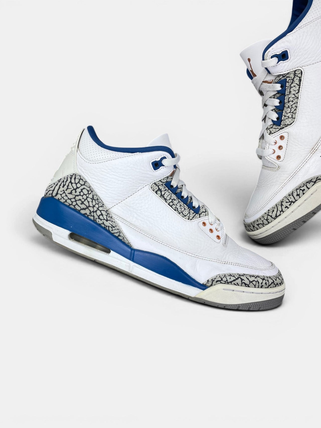 Nike Air Jordan 3 Wizards — buty sportowe męskie w bardzo dobrym stanie rozmiar 46, zewnętrzny panel lewego buta