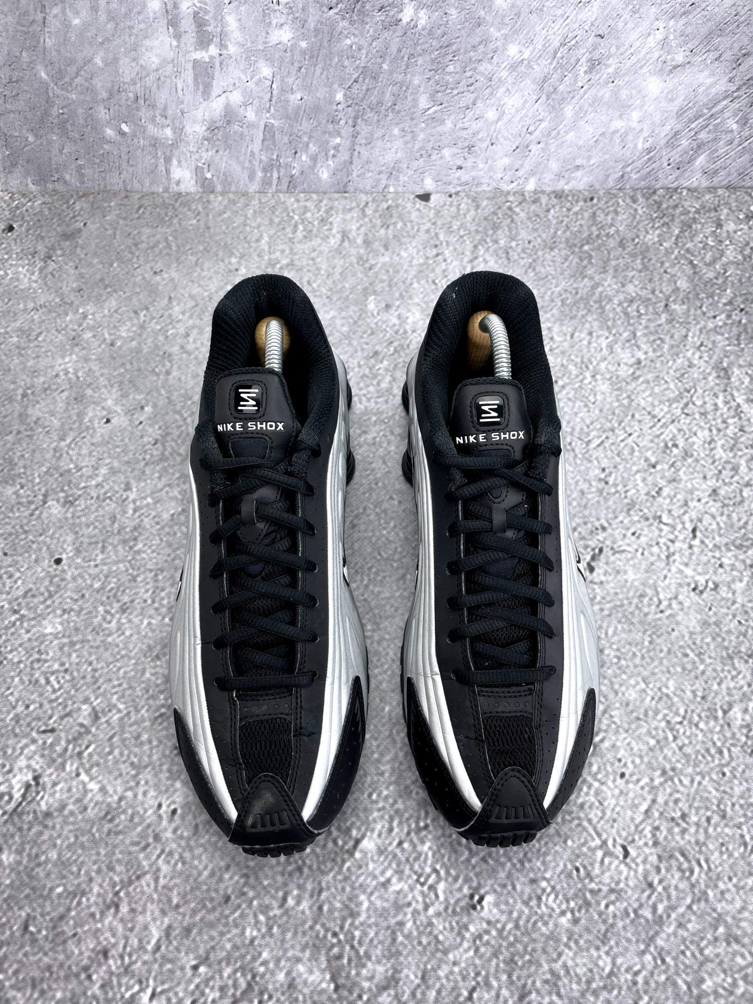 Nike Shox R4 Black Silver - buty sportowe, widok z góry