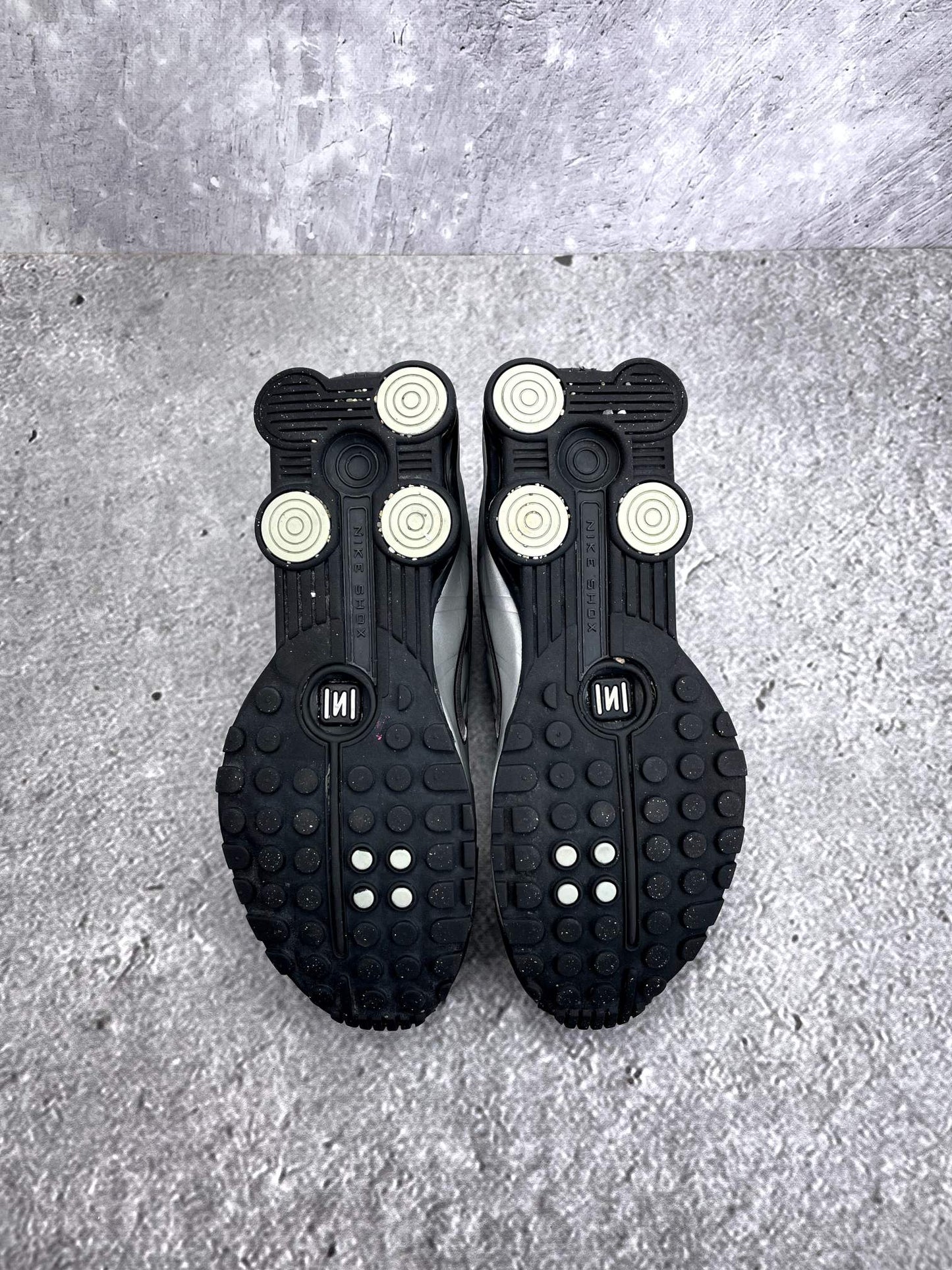 Nike Shox R4 Black Silver - buty sportowe, podeszwa