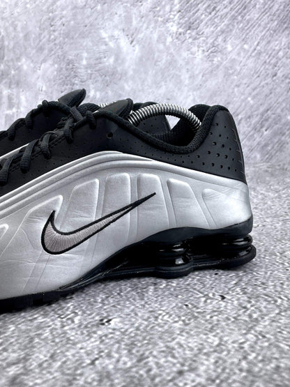 Nike Shox R4 Black Silver - buty sportowe, opcjonalne zdjęcie 1