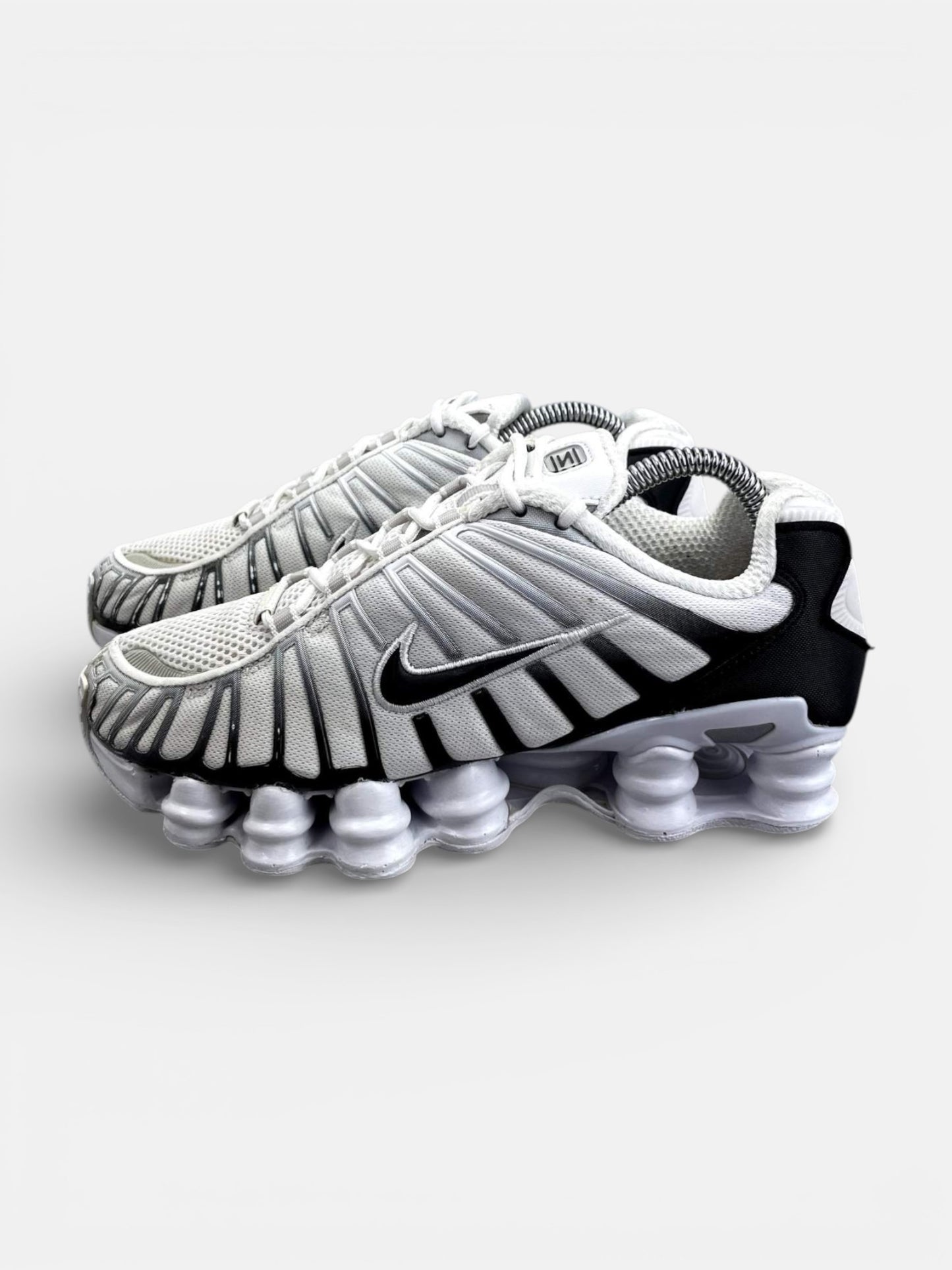 Nike Air VaporMax Plus — buty sportowe damskie w bardzo dobrym stanie rozmiar 37.5, widok z boku