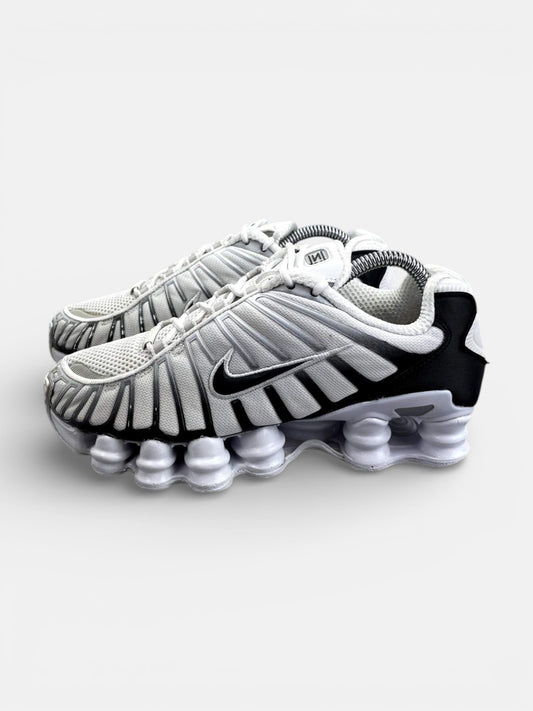 Nike Air VaporMax Plus — buty sportowe damskie w bardzo dobrym stanie rozmiar 37.5, widok z boku