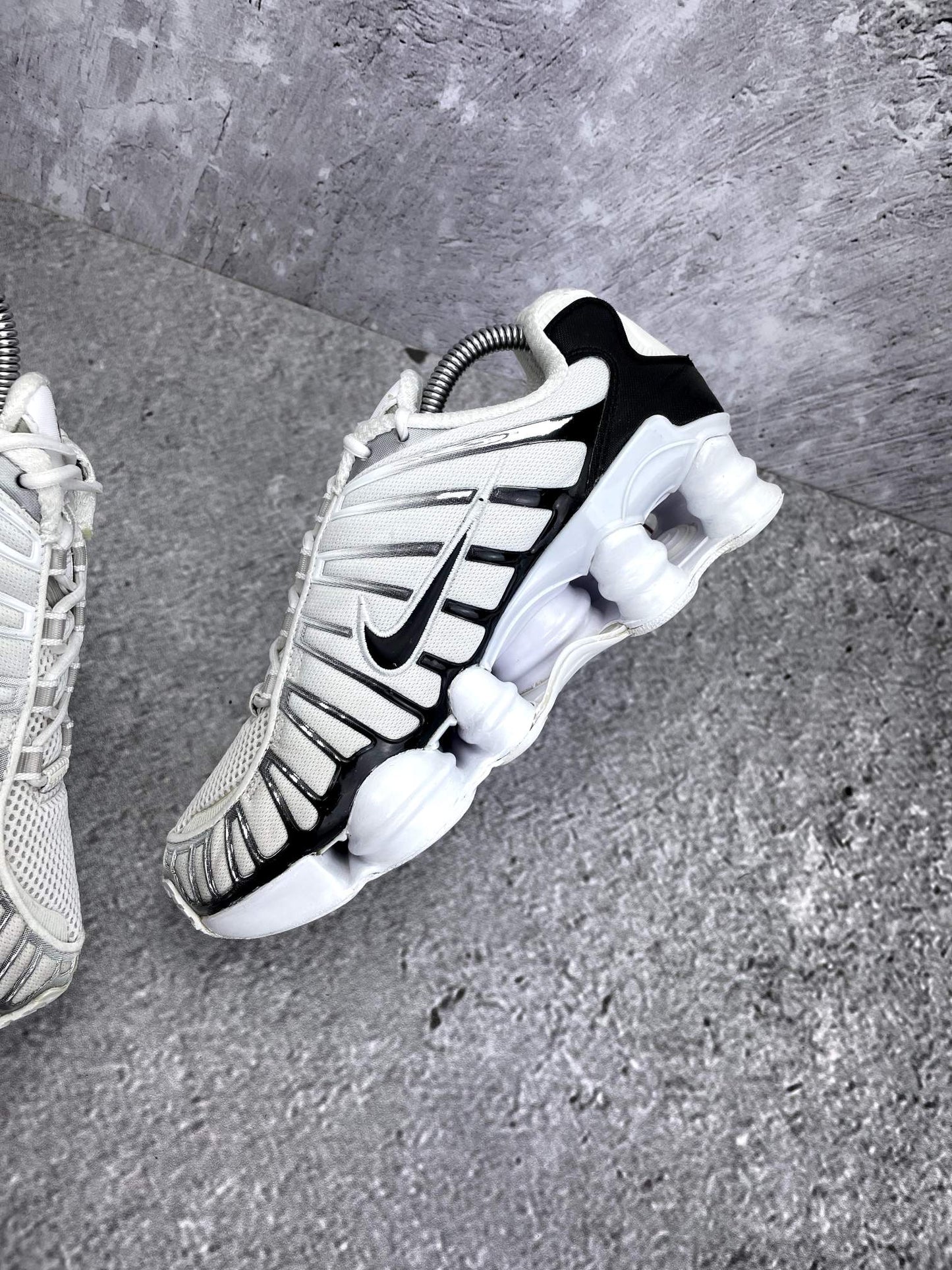 Nike Air VaporMax Plus — buty sportowe damskie w bardzo dobrym stanie rozmiar 37.5, wewnętrzny panel prawego buta