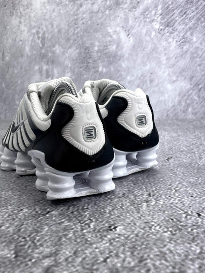 Nike Air VaporMax Plus — buty sportowe damskie w bardzo dobrym stanie rozmiar 37.5, widok z tyłu