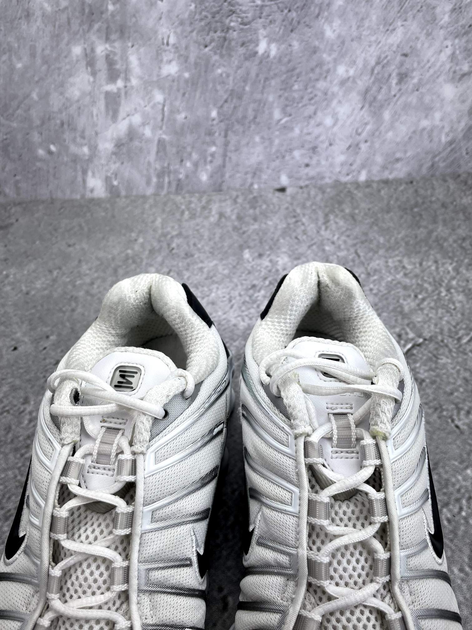 Nike Air VaporMax Plus — buty sportowe damskie w bardzo dobrym stanie rozmiar 37.5, zapiętki butów