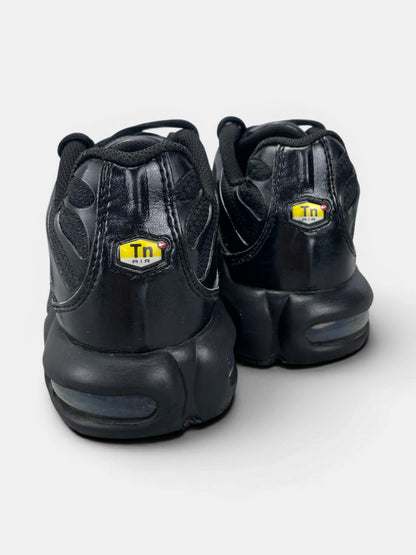 Nike Air Max Plus Triple Black — buty sportowe męskie w bardzo dobrym stanie rozmiar 41, widok z tyłu