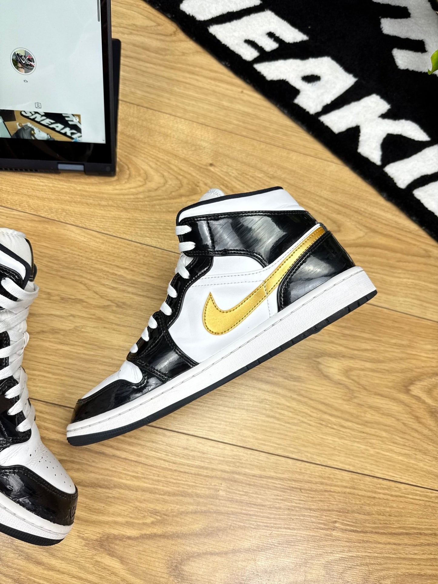 Nike Air Jordan 1 Mid (43)