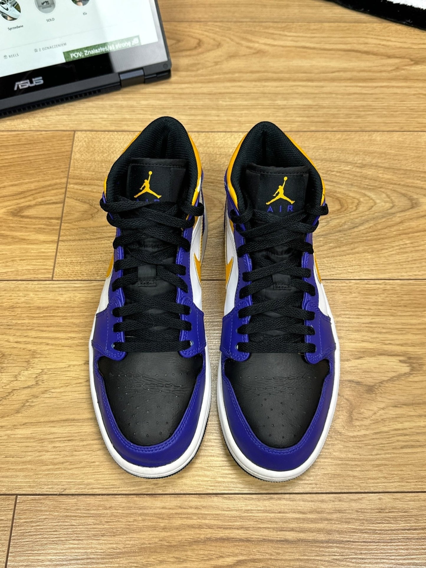 Nike Air Jordan 1 Mid (44)
