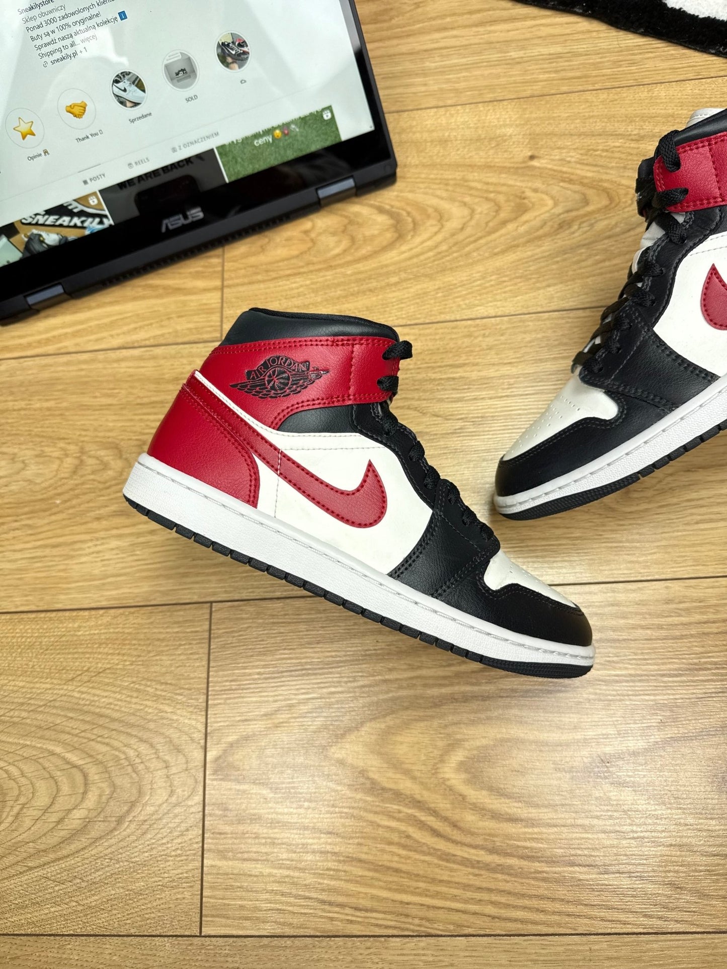 Nike Air Jordan 1 Mid (40)