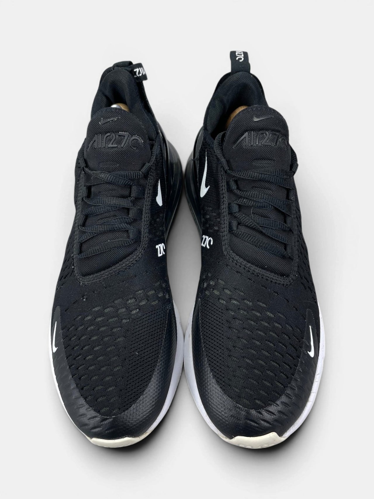 Nike Air Max 270 Black White — buty sportowe męskie w bardzo dobrym stanie rozmiar 43, widok z góry