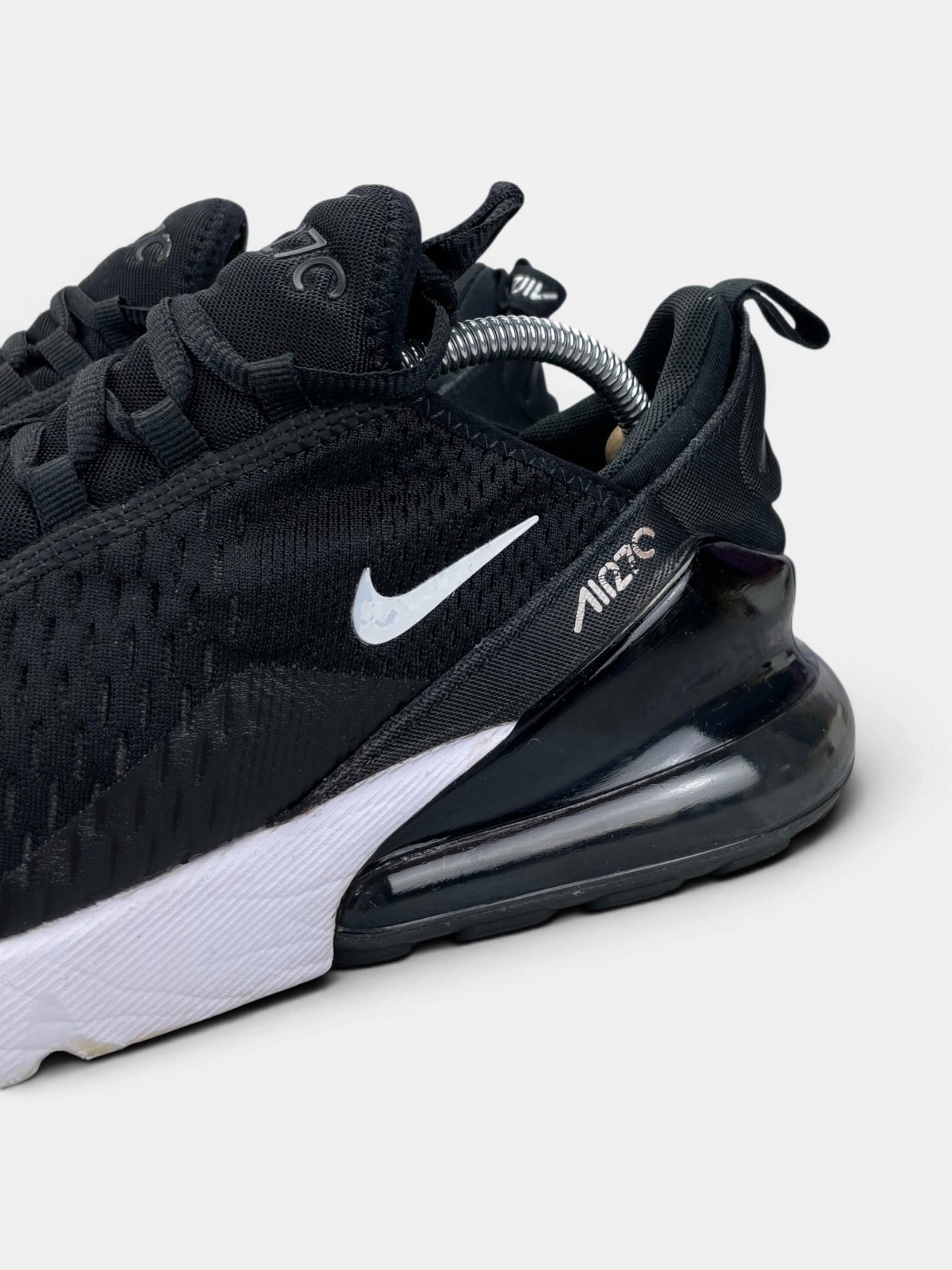 Nike Air Max 270 Black White — buty sportowe męskie w bardzo dobrym stanie rozmiar 43, opcjonalne zdjęcie 1