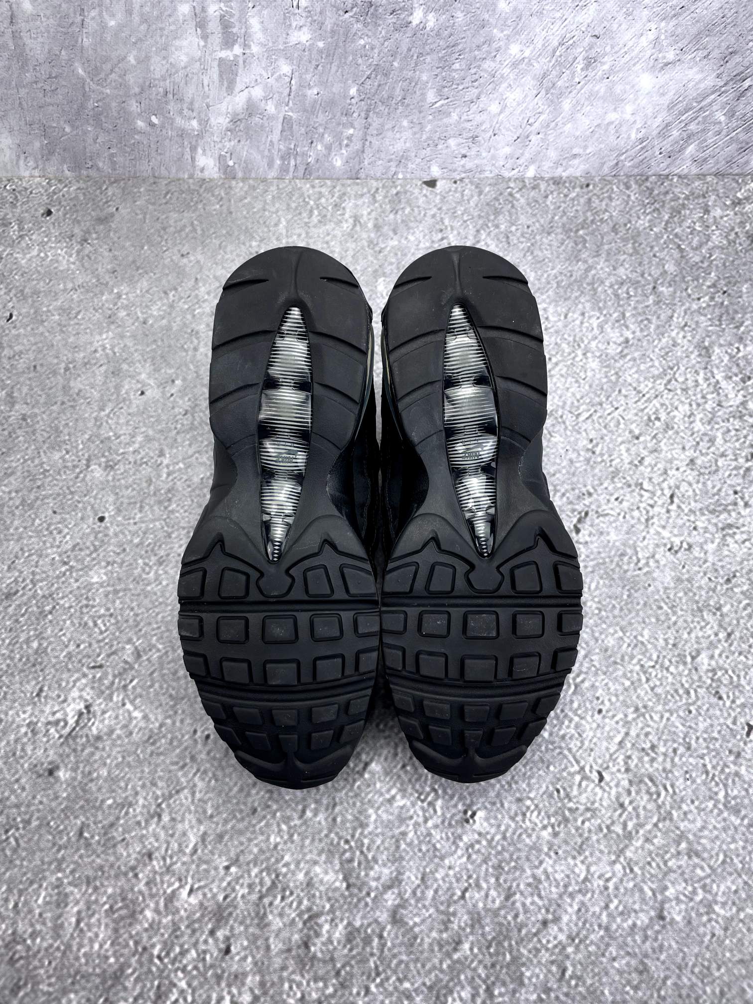 Nike Air Max 95 OG Black — buty sportowe męskie w bardzo dobrym stanie rozmiar 43, podeszwa