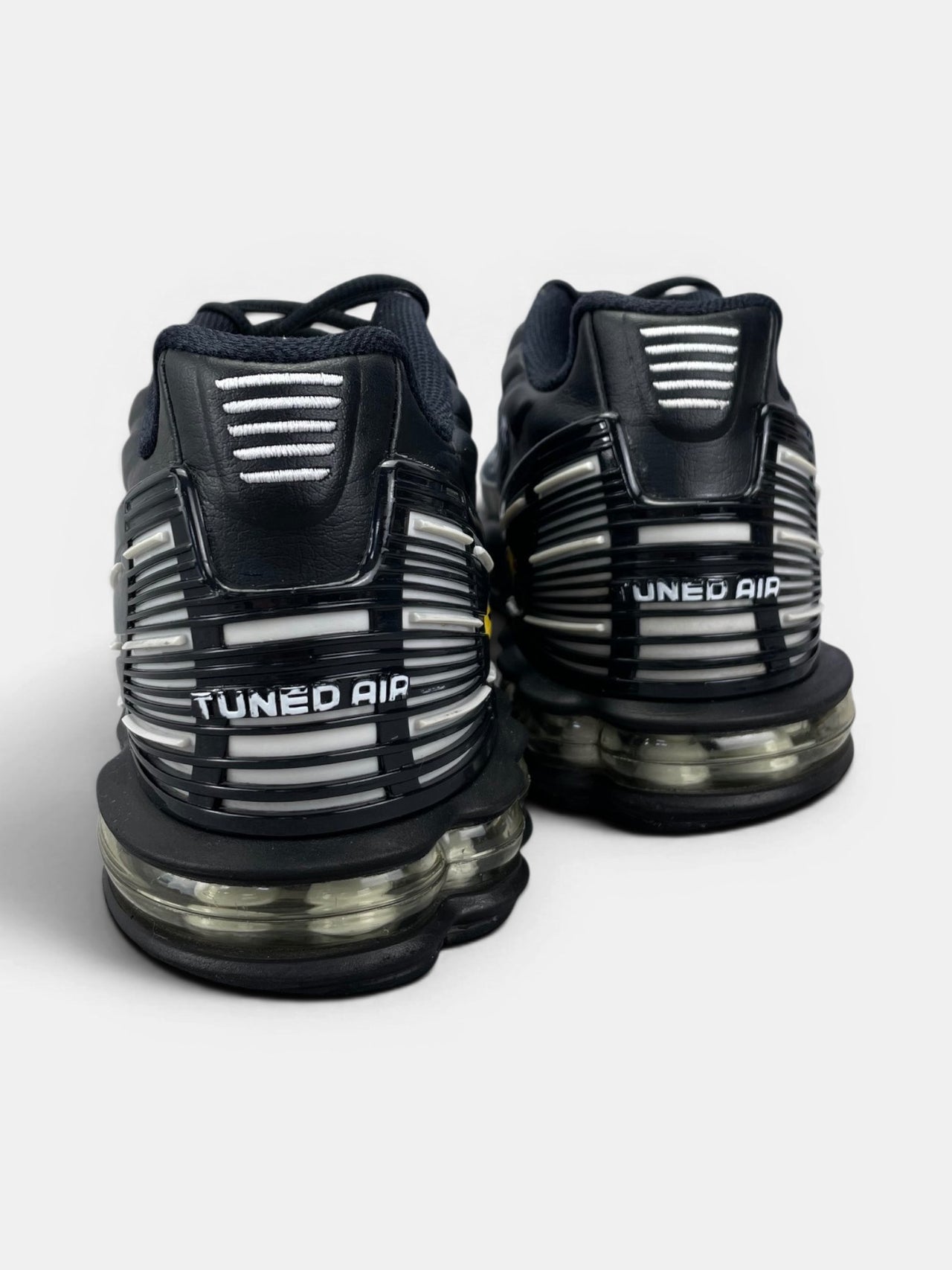 Nike Air Max Plus 3 Black White — buty sportowe męskie w bardzo dobrym stanie rozmiar 46, widok z tyłu