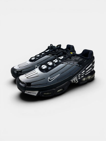 Nike Air Max Plus 3 Black White — buty sportowe męskie w bardzo dobrym stanie rozmiar 46, widok z boku