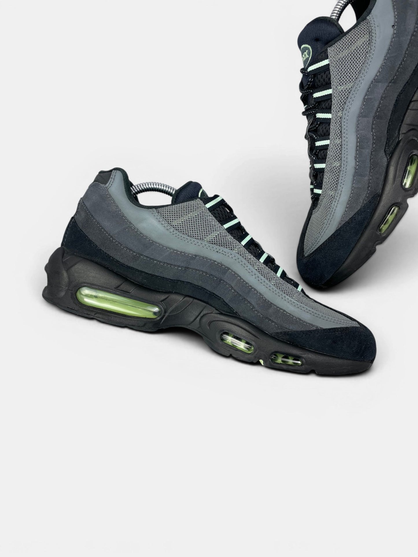 Nike Air Max 95 Vapor Green — buty sportowe męskie w bardzo dobrym stanie rozmiar 44, wewnętrzny panel lewego buta