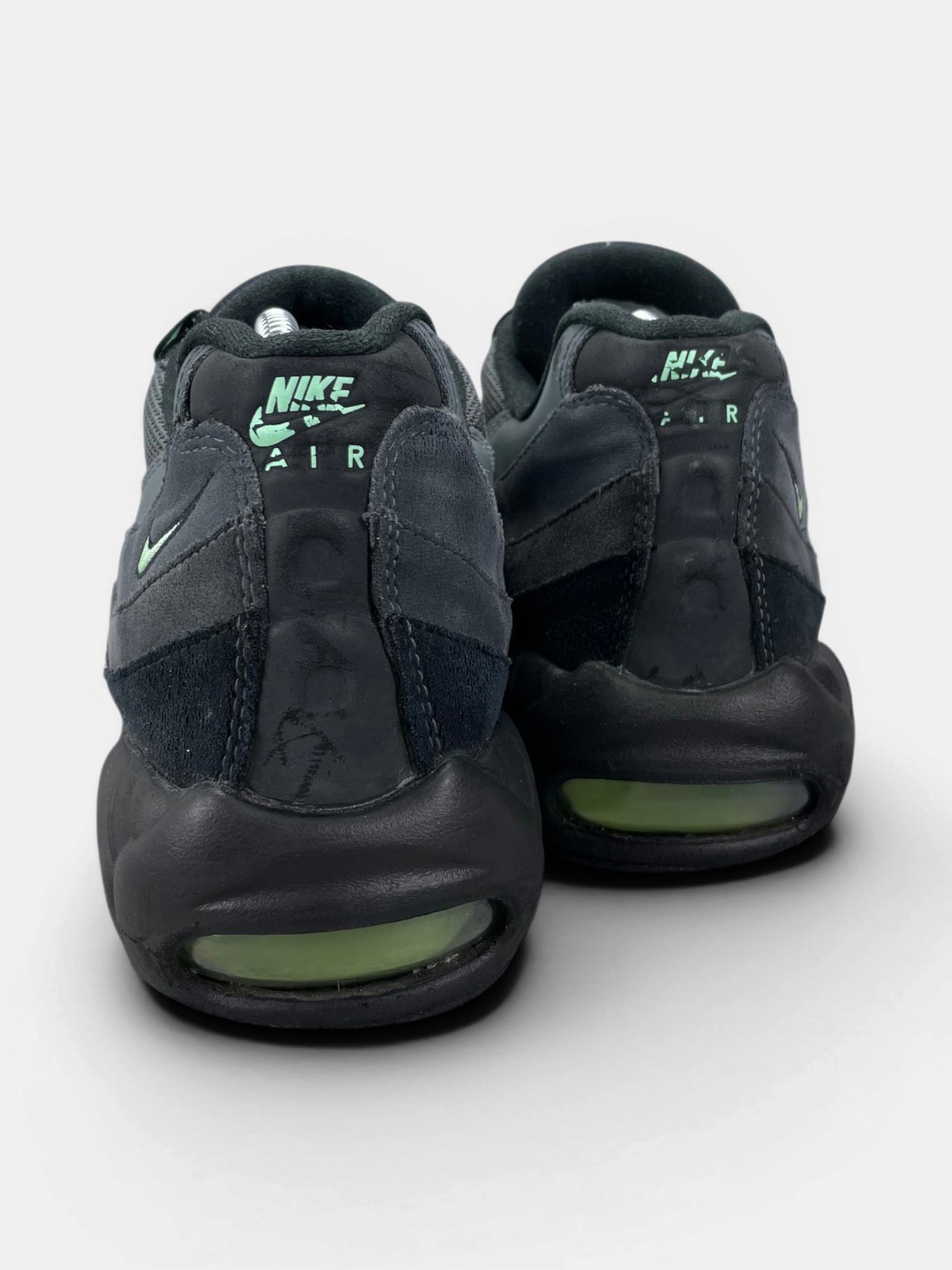 Nike Air Max 95 Vapor Green — buty sportowe męskie w bardzo dobrym stanie rozmiar 44, widok z tyłu