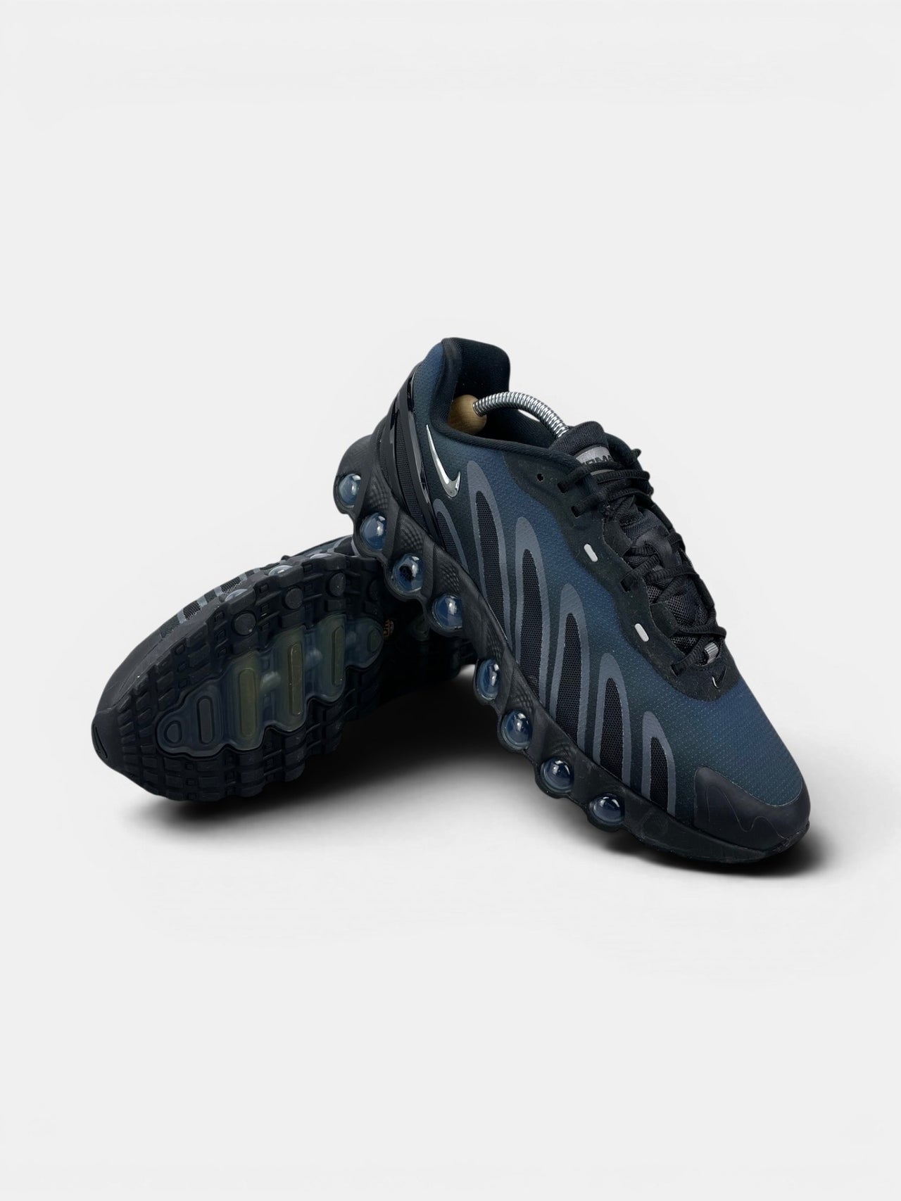Nike Air Max DN8 Thunder Blue — buty sportowe męskie w bardzo dobrym stanie rozmiar 43, boczny profil