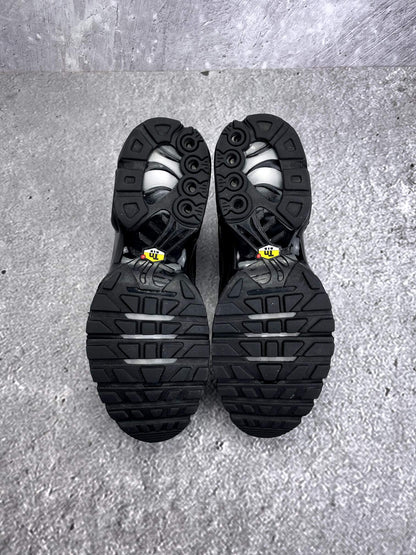 Nike Air Max Plus Triple Black - buty sportowe, podeszwa
