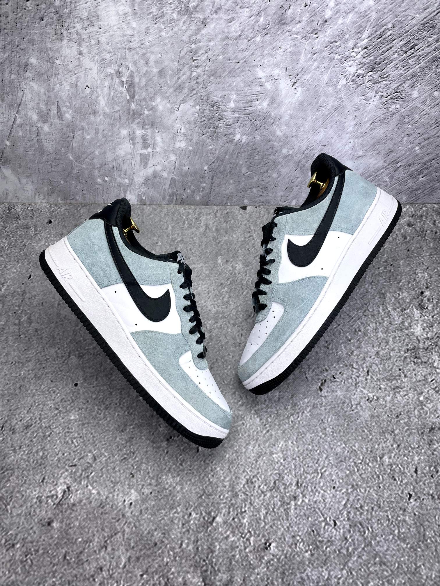 Nike Air Force 1 '07 LV8 Light Armory Blue - buty sportowe, widok z góry na zewnętrzną stronę butów