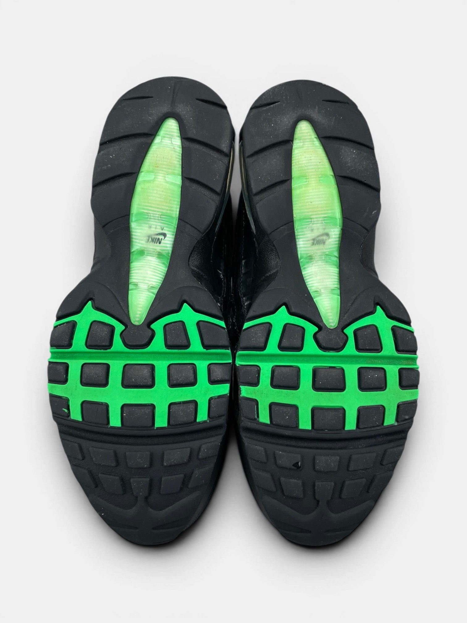 Nike Air Max 95 Green Shock — buty sportowe męskie w bardzo dobrym stanie rozmiar 42, podeszwa