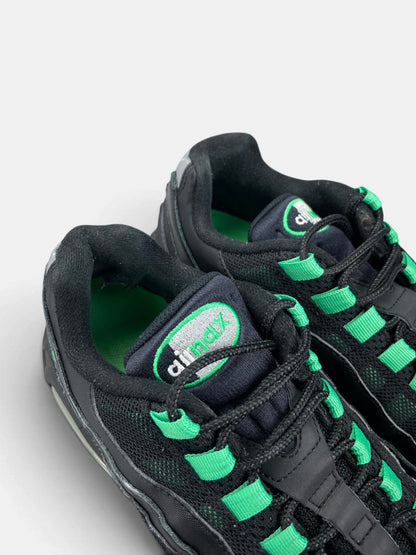 Nike Air Max 95 Green Shock — buty sportowe męskie w bardzo dobrym stanie rozmiar 42, zapiętki butów