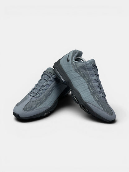 Nike Air Max 95 Ultra Cool Grey — buty sportowe męskie w bardzo dobrym stanie rozmiar 44, boczny profil