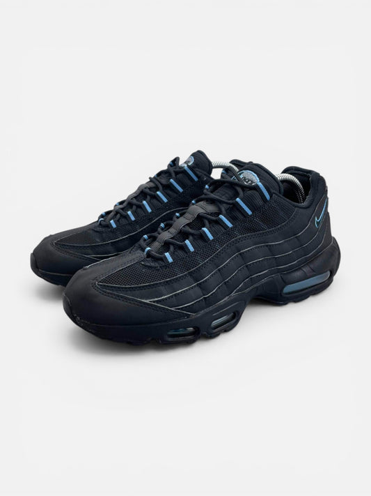 Nike Air Max 95 Black University Blue — buty sportowe męskie w bardzo dobrym stanie rozmiar 43, widok z boku
