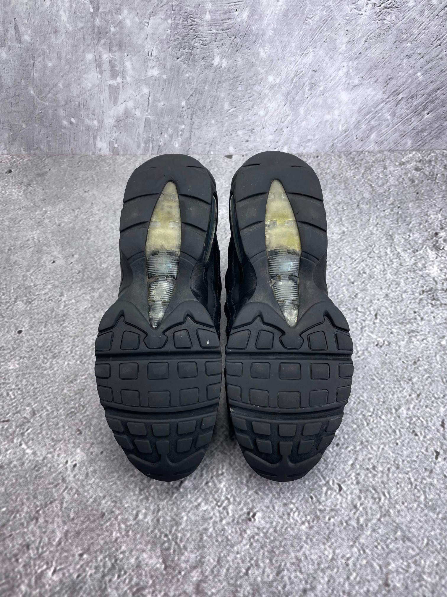 Nike Air Max 95 Black University Blue — buty sportowe męskie w bardzo dobrym stanie rozmiar 43, podeszwa