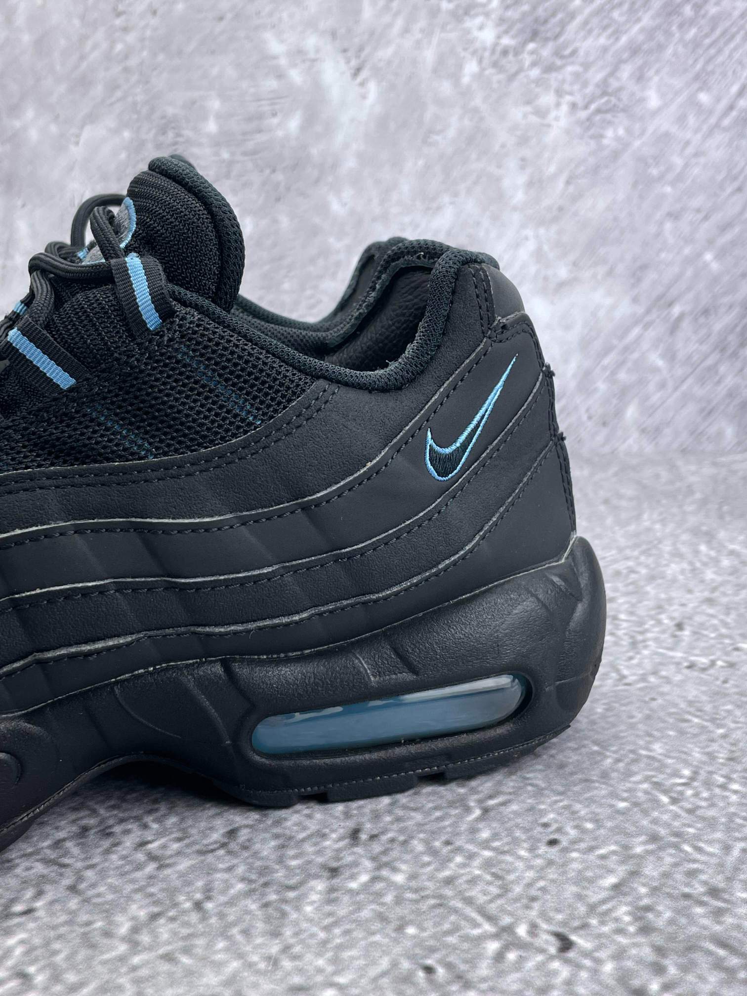 Nike Air Max 95 Black University Blue — buty sportowe męskie w bardzo dobrym stanie rozmiar 43, opcjonalne zdjęcie 1