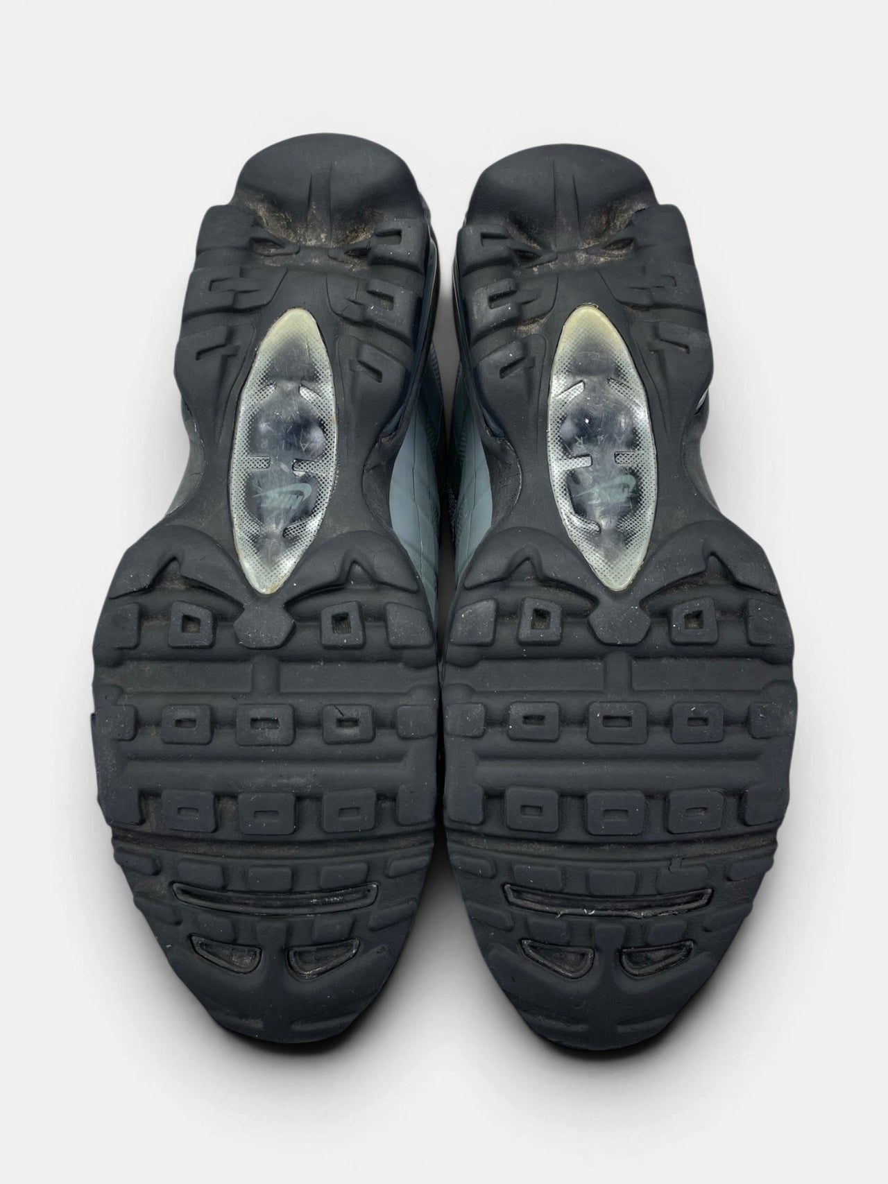 Nike Air Max 95 Ultra Cool Grey — buty sportowe męskie w bardzo dobrym stanie rozmiar 44, podeszwa