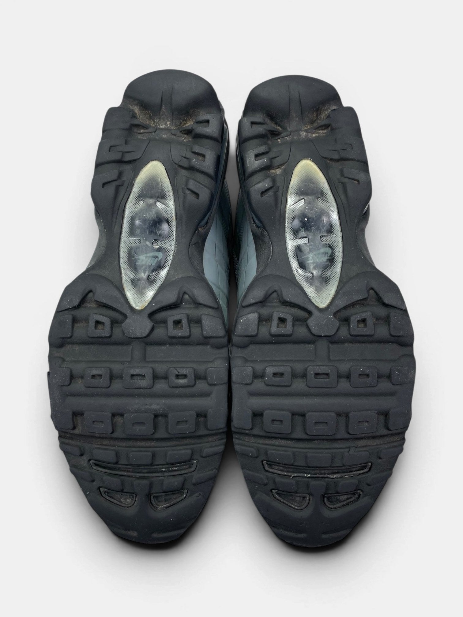 Nike Air Max 95 Ultra Cool Grey — buty sportowe męskie w bardzo dobrym stanie rozmiar 44, podeszwa