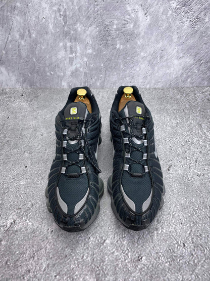 Nike Shox TL Black Iron Grey - buty sportowe, widok z góry