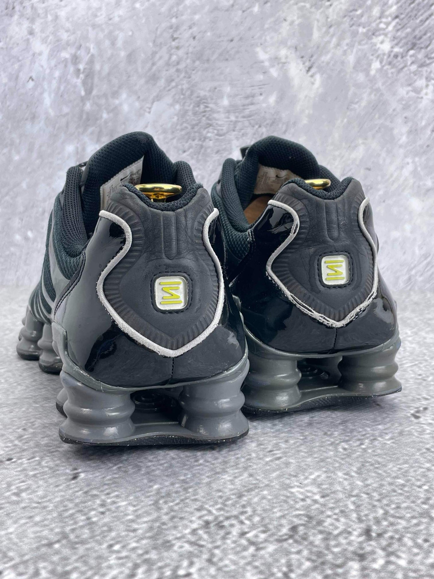 Nike Shox TL Black Iron Grey - buty sportowe, widok z tyłu