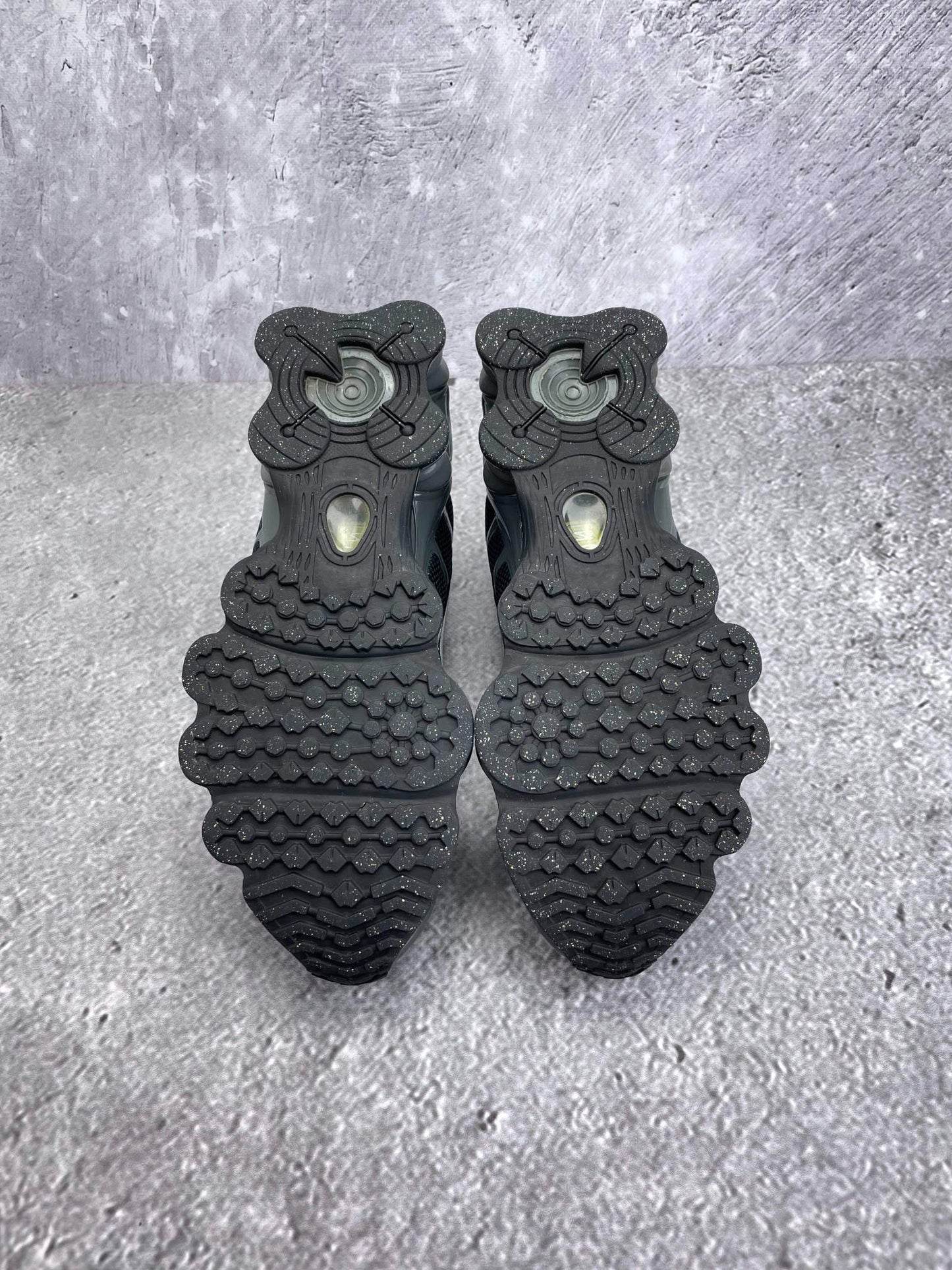 Nike Shox TL Black Iron Grey - buty sportowe, podeszwa