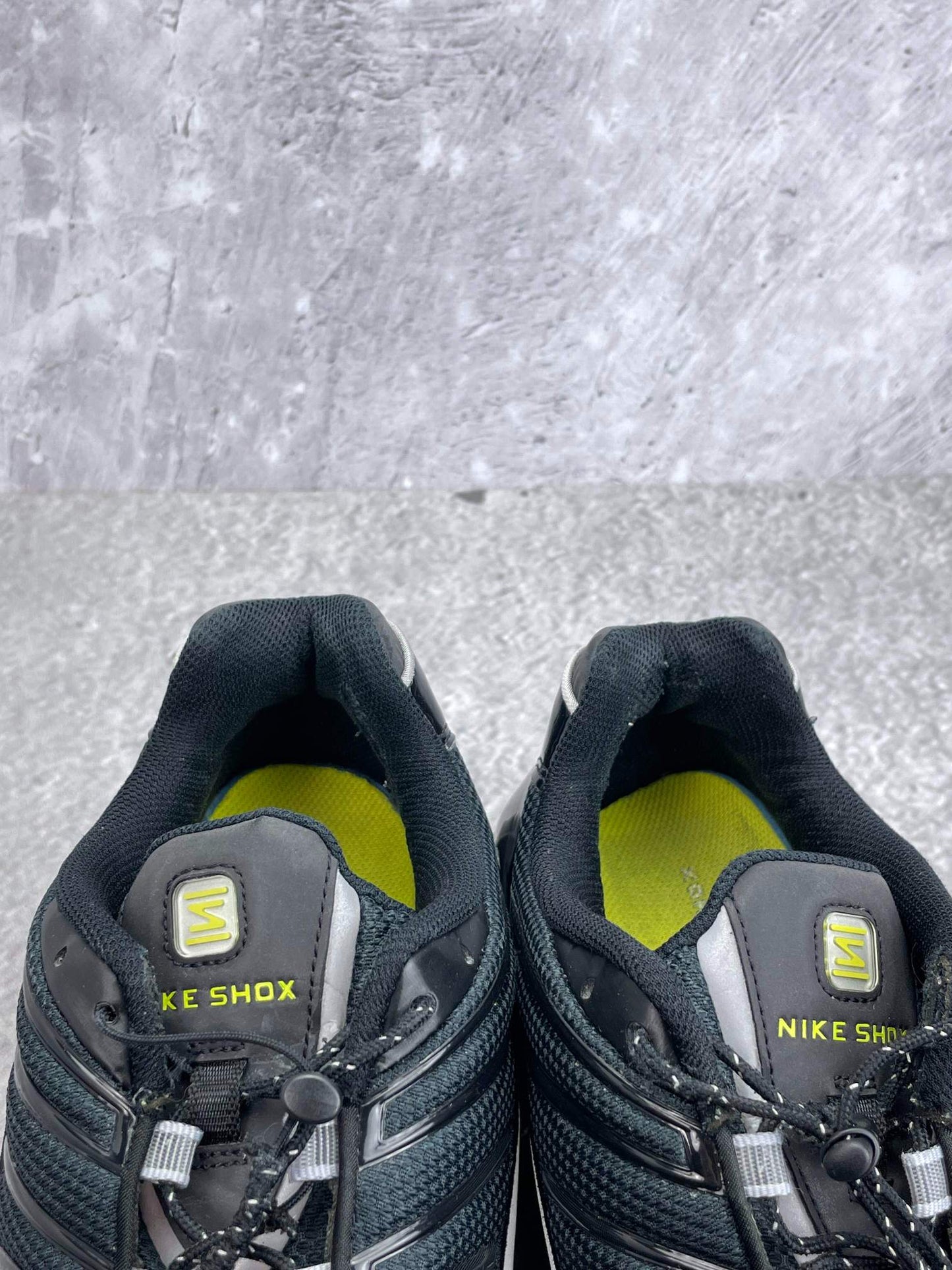 Nike Shox TL Black Iron Grey - buty sportowe, zapiętki butów