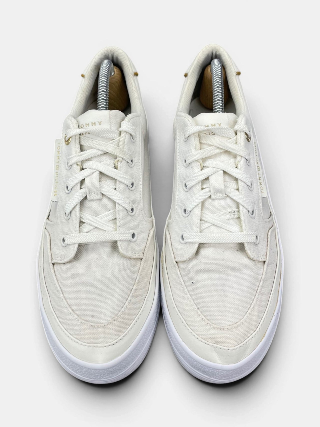 Tommy Hilfiger Sneakers — buty sportowe damskie w bardzo dobrym stanie rozmiar 42, widok z góry