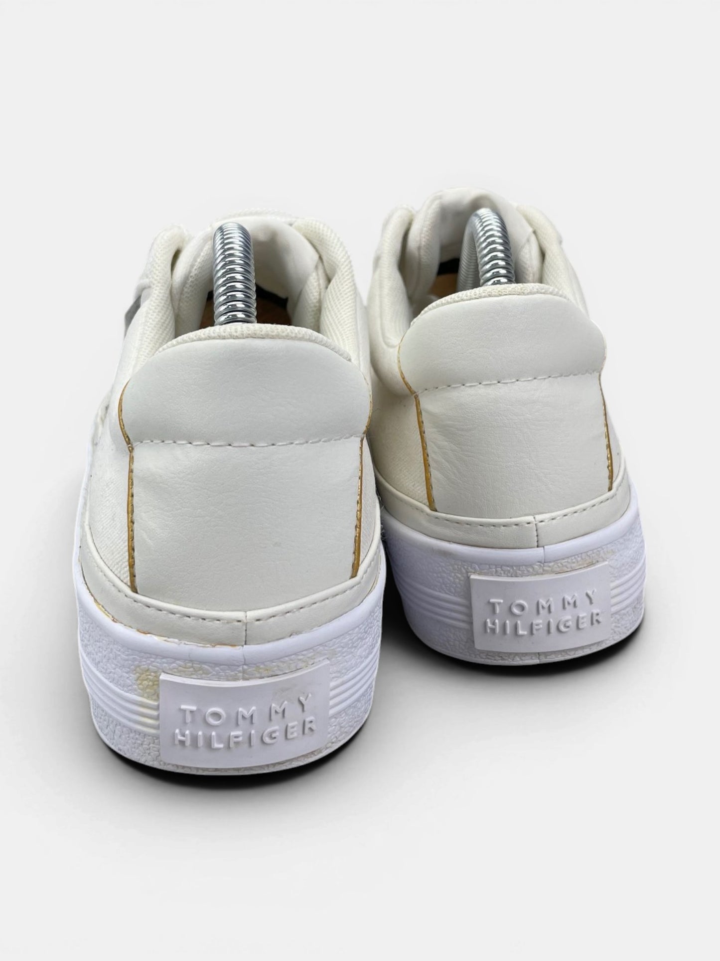 Tommy Hilfiger Sneakers — buty sportowe damskie w bardzo dobrym stanie rozmiar 42, widok z tyłu